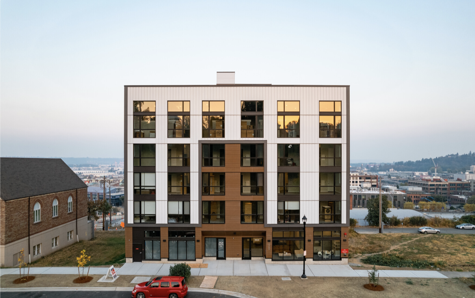 Ellis Apartments - 1909 Fawcett Ave, Tacoma, WA 98402